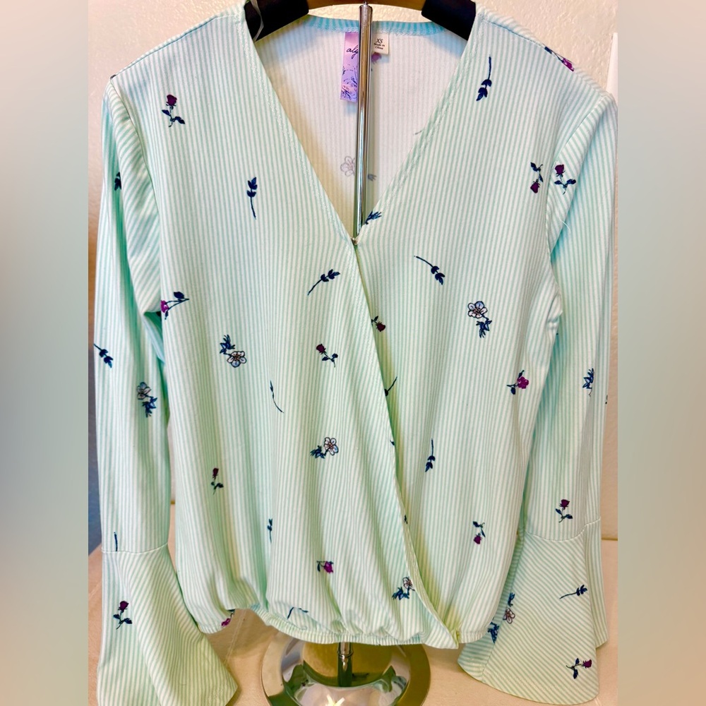 Alya Floral Striped Wrap Top size x-small